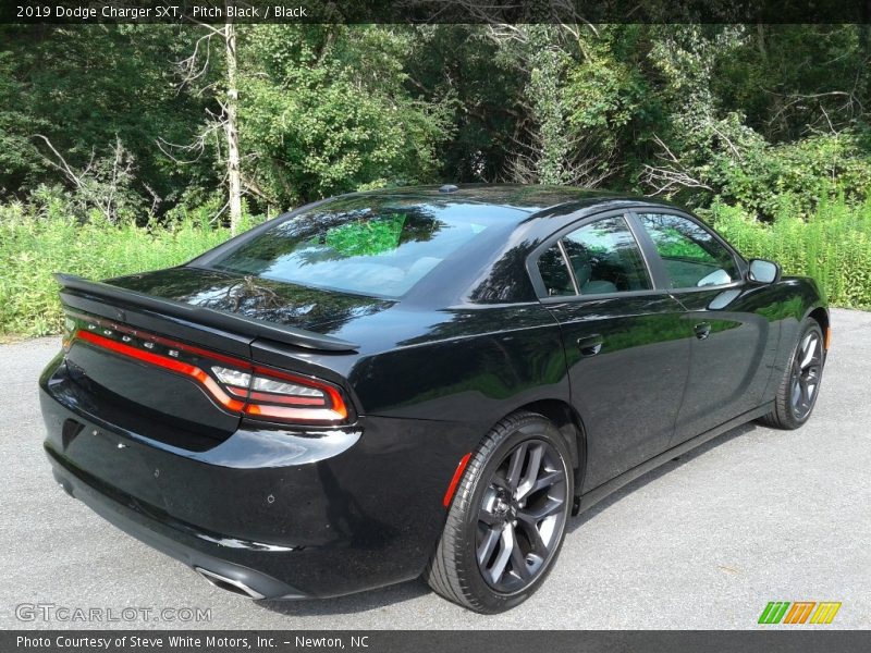 Pitch Black / Black 2019 Dodge Charger SXT