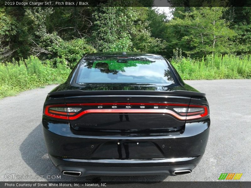 Pitch Black / Black 2019 Dodge Charger SXT