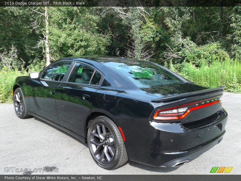Pitch Black / Black 2019 Dodge Charger SXT