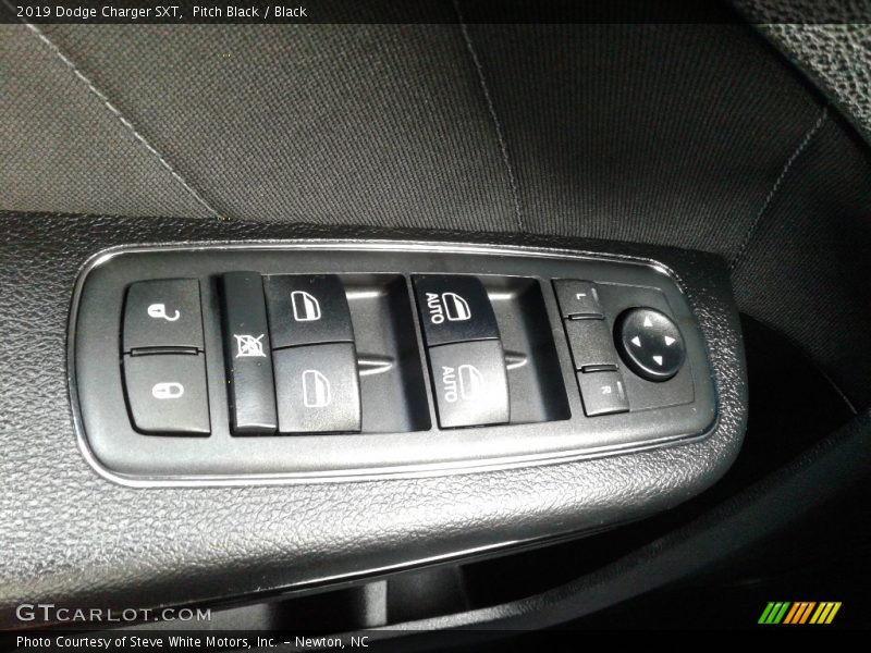 Pitch Black / Black 2019 Dodge Charger SXT