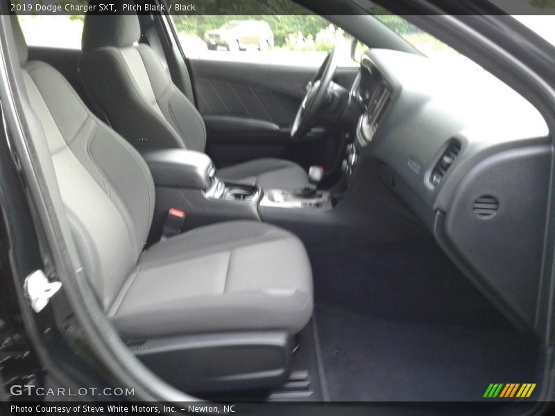 Pitch Black / Black 2019 Dodge Charger SXT