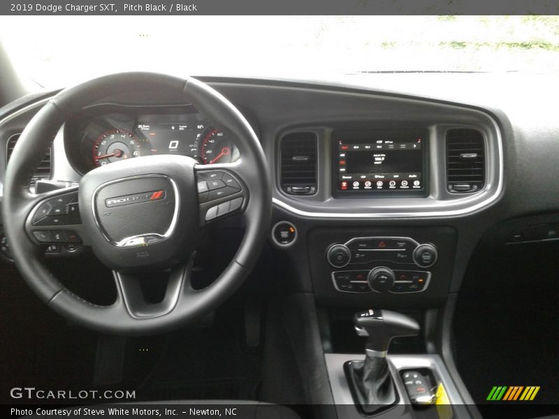 Pitch Black / Black 2019 Dodge Charger SXT