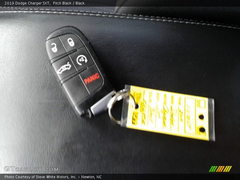 Pitch Black / Black 2019 Dodge Charger SXT