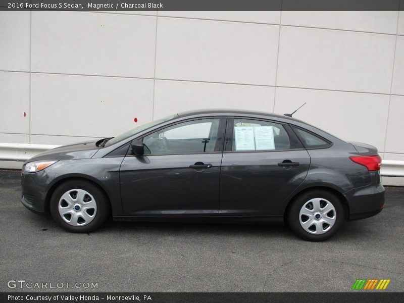 Magnetic / Charcoal Black 2016 Ford Focus S Sedan
