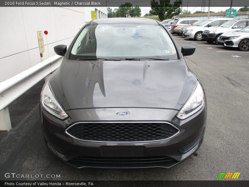 Magnetic / Charcoal Black 2016 Ford Focus S Sedan