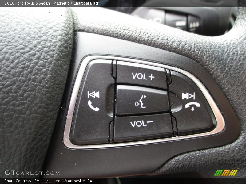 Magnetic / Charcoal Black 2016 Ford Focus S Sedan