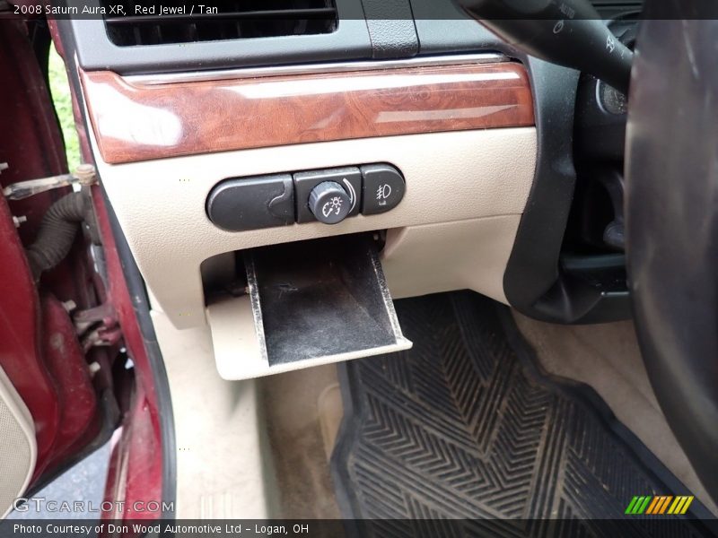Red Jewel / Tan 2008 Saturn Aura XR