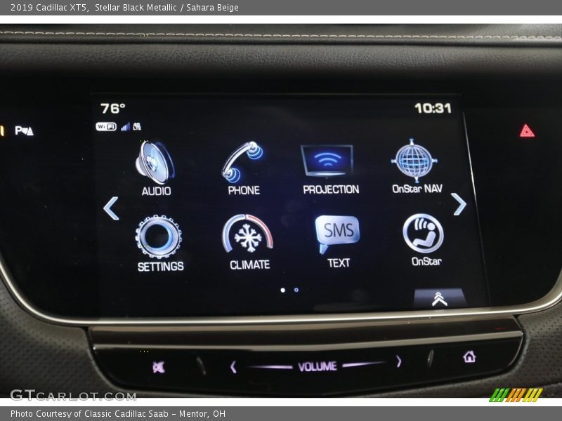 Stellar Black Metallic / Sahara Beige 2019 Cadillac XT5