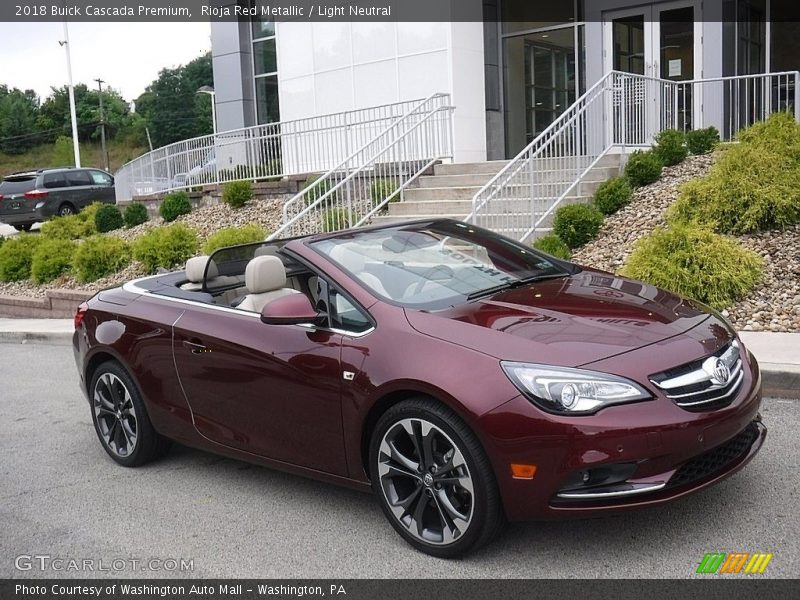 Front 3/4 View of 2018 Cascada Premium