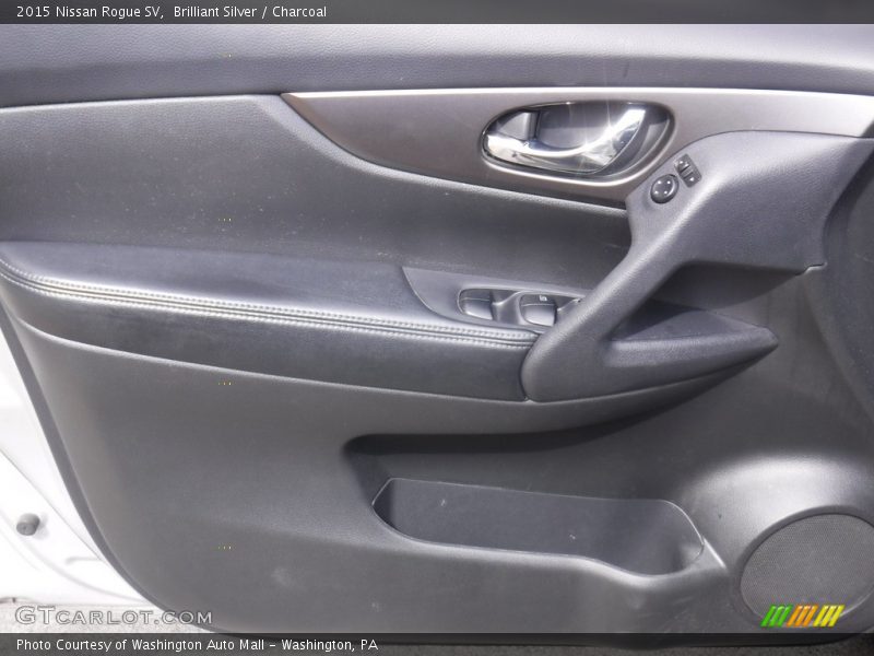 Brilliant Silver / Charcoal 2015 Nissan Rogue SV