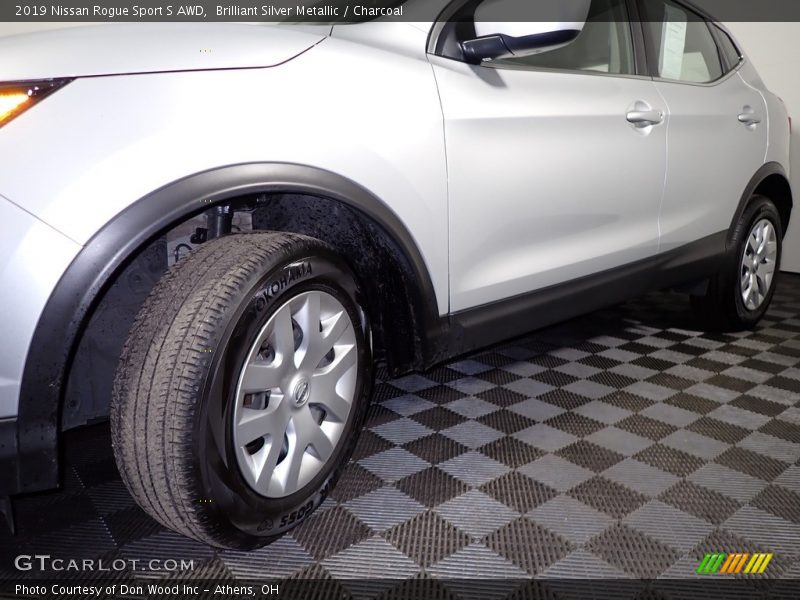 Brilliant Silver Metallic / Charcoal 2019 Nissan Rogue Sport S AWD