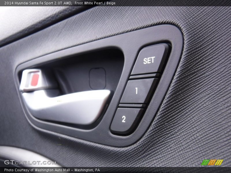 Door Panel of 2014 Santa Fe Sport 2.0T AWD