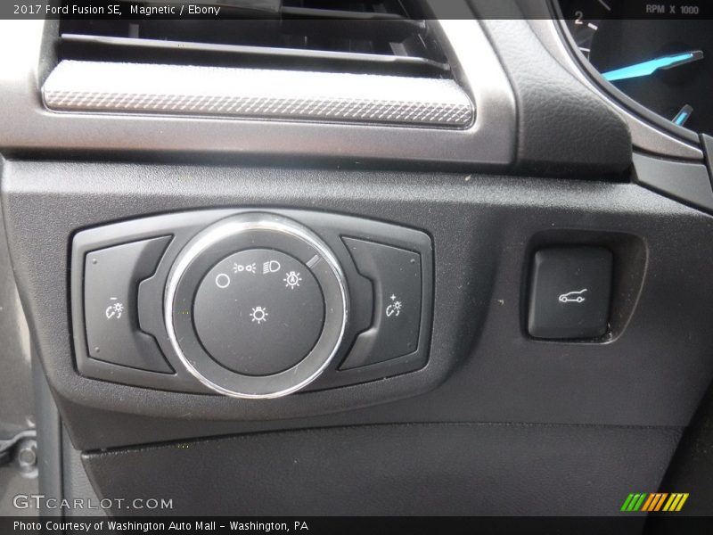 Magnetic / Ebony 2017 Ford Fusion SE