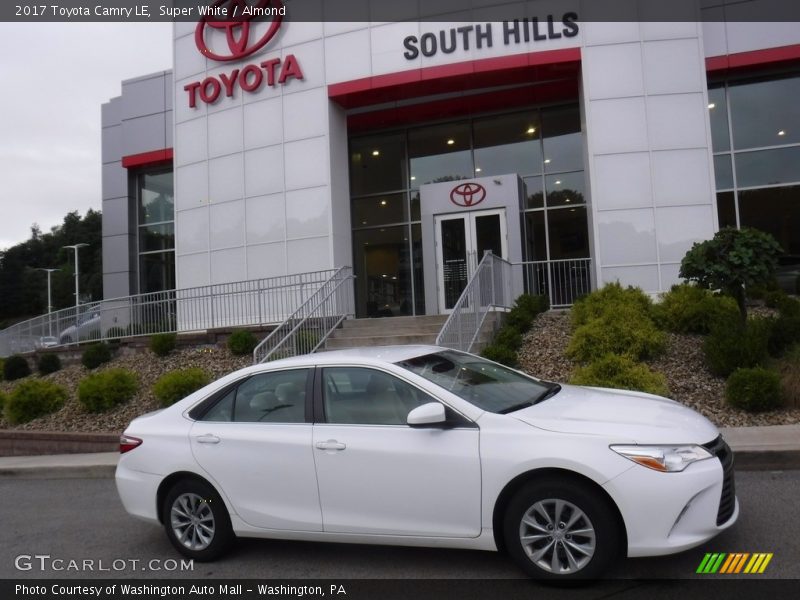 Super White / Almond 2017 Toyota Camry LE