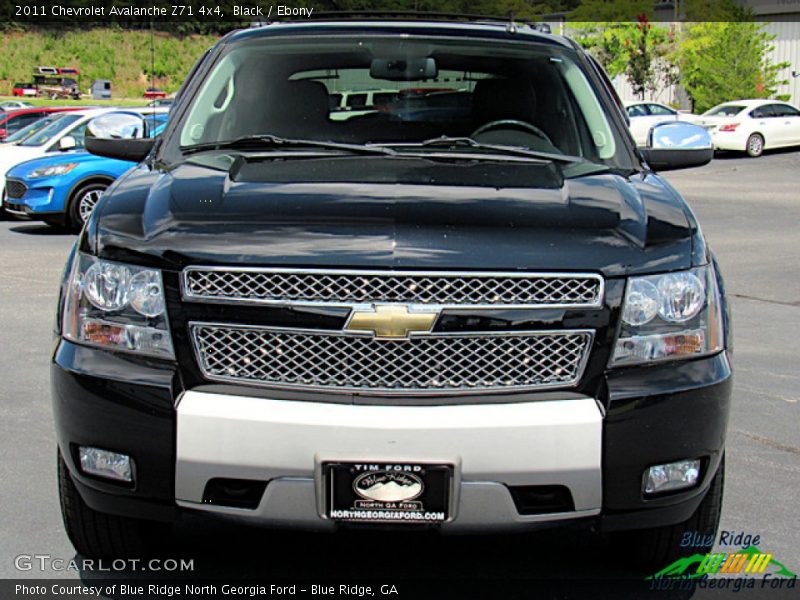 Black / Ebony 2011 Chevrolet Avalanche Z71 4x4