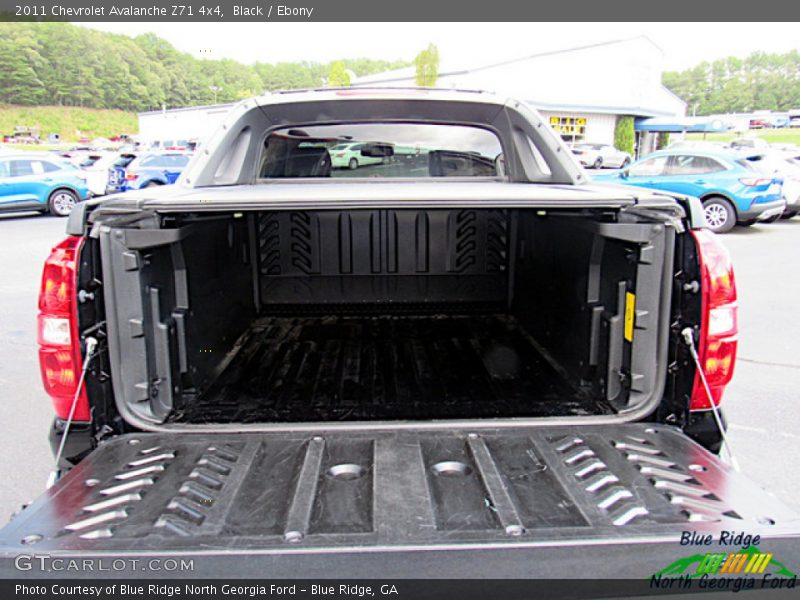 Black / Ebony 2011 Chevrolet Avalanche Z71 4x4