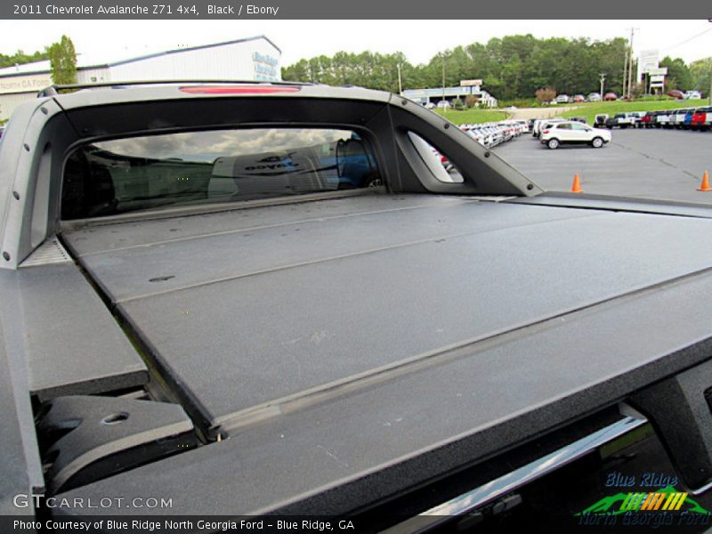 Black / Ebony 2011 Chevrolet Avalanche Z71 4x4