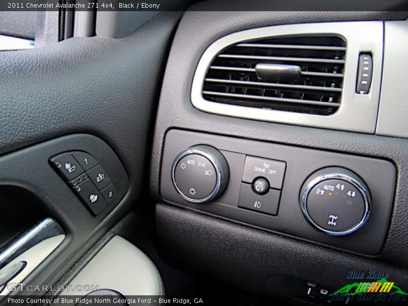 Black / Ebony 2011 Chevrolet Avalanche Z71 4x4