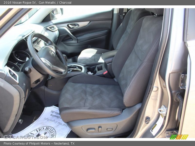 Gun Metallic / Charcoal 2016 Nissan Rogue SV