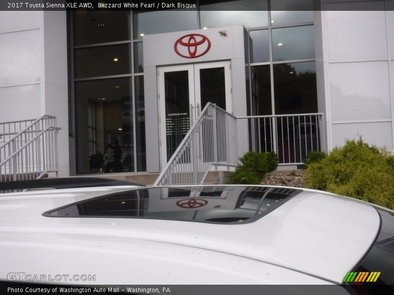 Blizzard White Pearl / Dark Bisque 2017 Toyota Sienna XLE AWD