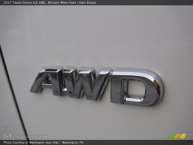 Blizzard White Pearl / Dark Bisque 2017 Toyota Sienna XLE AWD