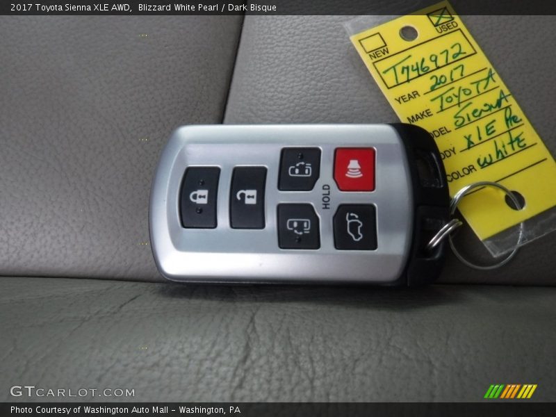 Blizzard White Pearl / Dark Bisque 2017 Toyota Sienna XLE AWD