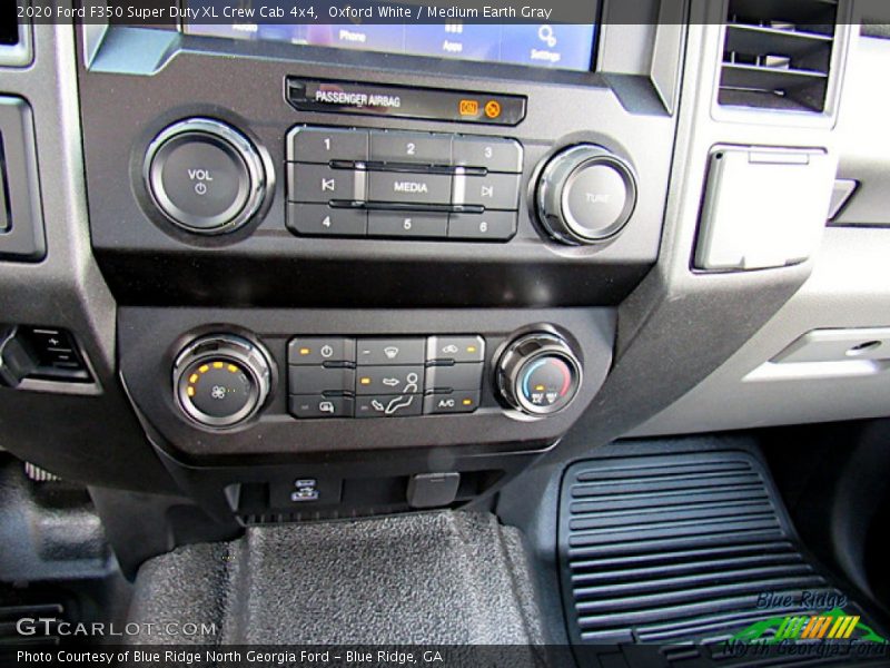 Oxford White / Medium Earth Gray 2020 Ford F350 Super Duty XL Crew Cab 4x4