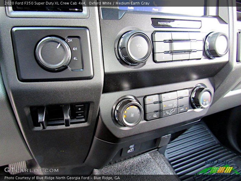 Oxford White / Medium Earth Gray 2020 Ford F350 Super Duty XL Crew Cab 4x4