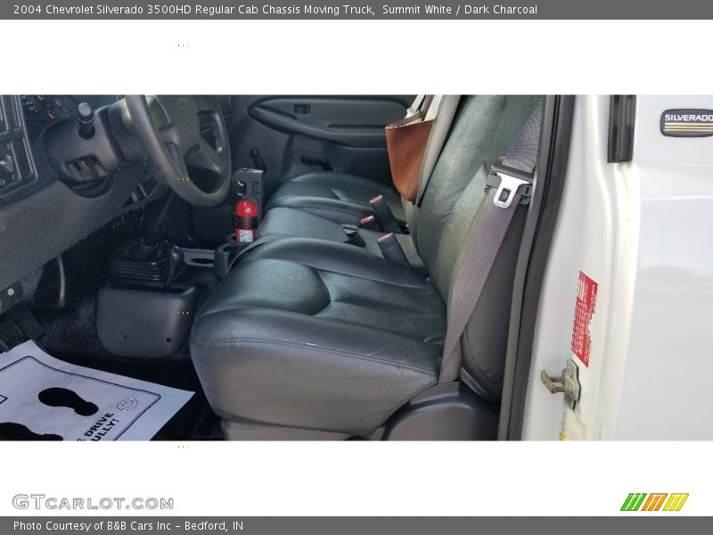 Summit White / Dark Charcoal 2004 Chevrolet Silverado 3500HD Regular Cab Chassis Moving Truck