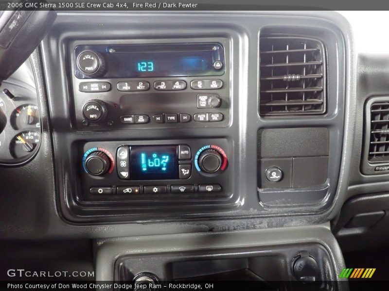 Controls of 2006 Sierra 1500 SLE Crew Cab 4x4