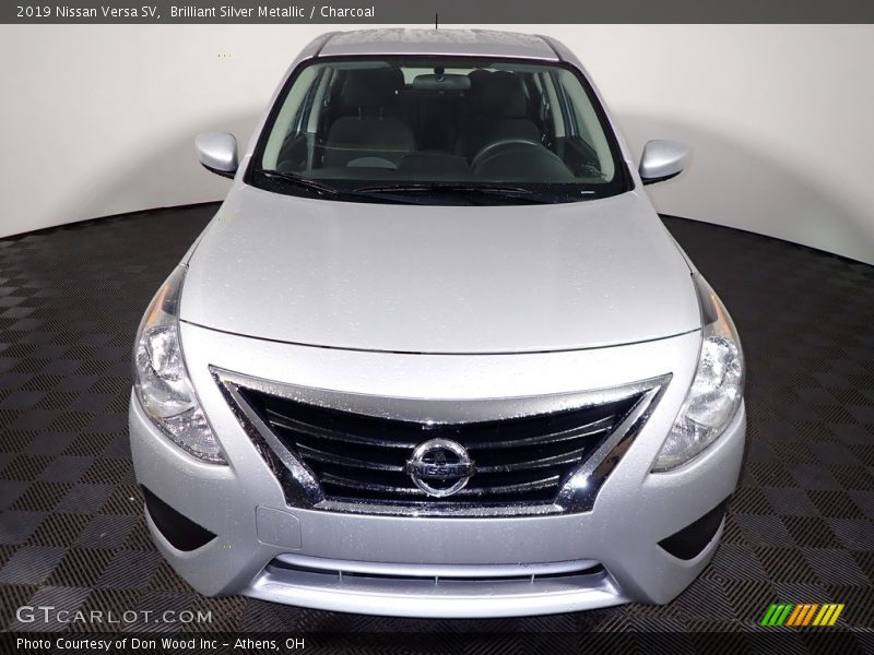 Brilliant Silver Metallic / Charcoal 2019 Nissan Versa SV