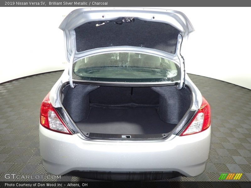 Brilliant Silver Metallic / Charcoal 2019 Nissan Versa SV