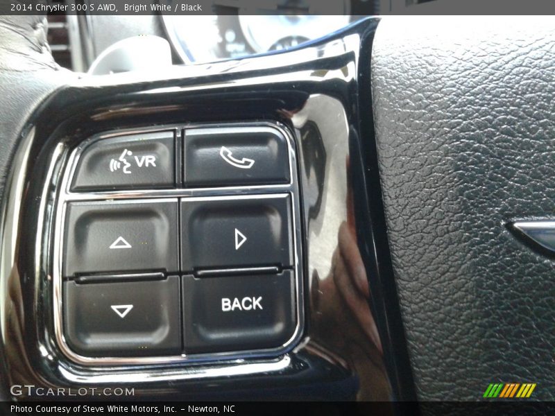  2014 300 S AWD Steering Wheel