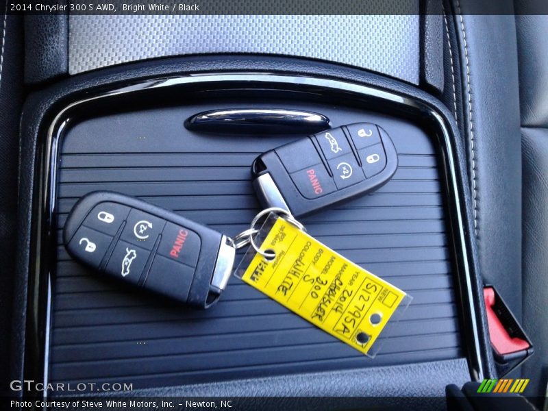 Keys of 2014 300 S AWD
