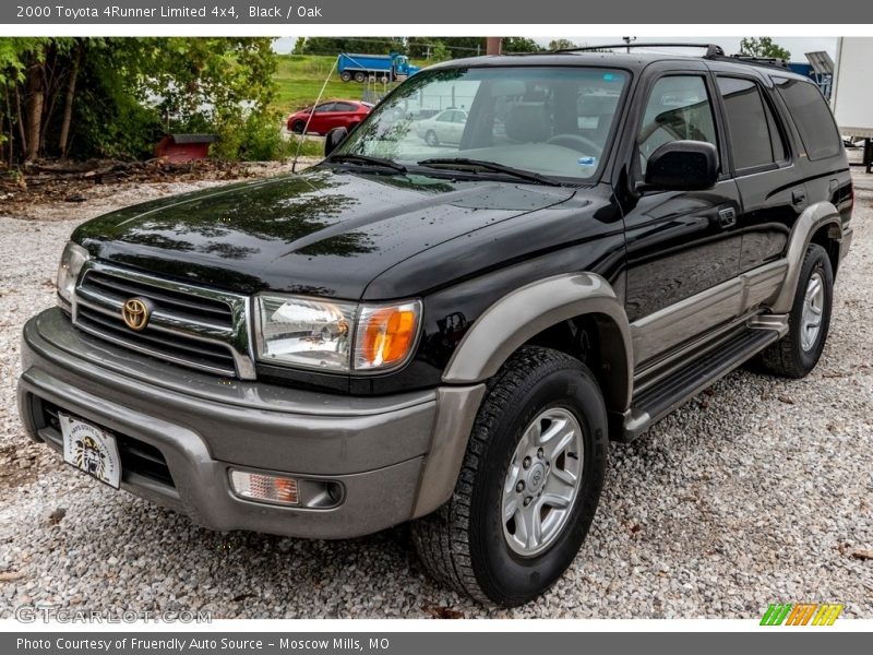 Front 3/4 View of 2000 4Runner Limited 4x4