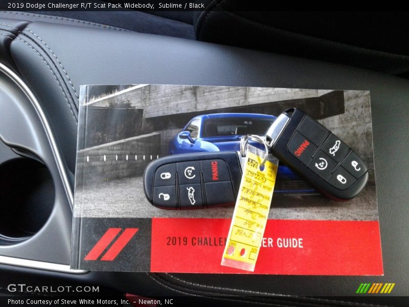 Sublime / Black 2019 Dodge Challenger R/T Scat Pack Widebody