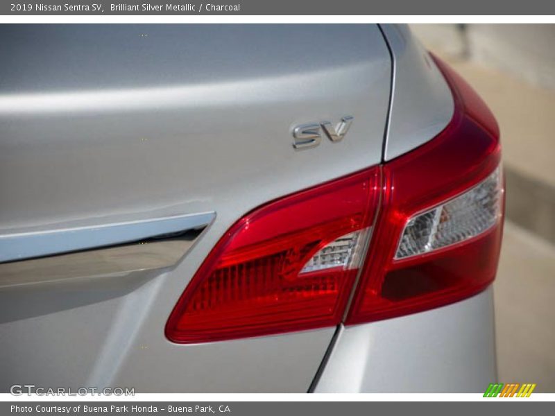 Brilliant Silver Metallic / Charcoal 2019 Nissan Sentra SV