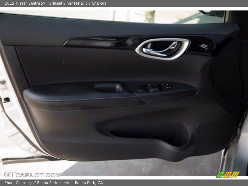 Brilliant Silver Metallic / Charcoal 2019 Nissan Sentra SV