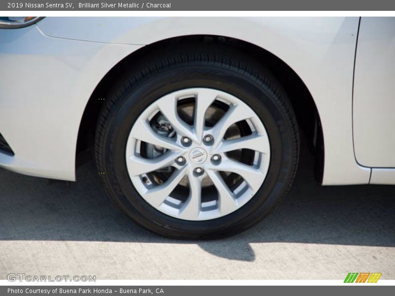 Brilliant Silver Metallic / Charcoal 2019 Nissan Sentra SV