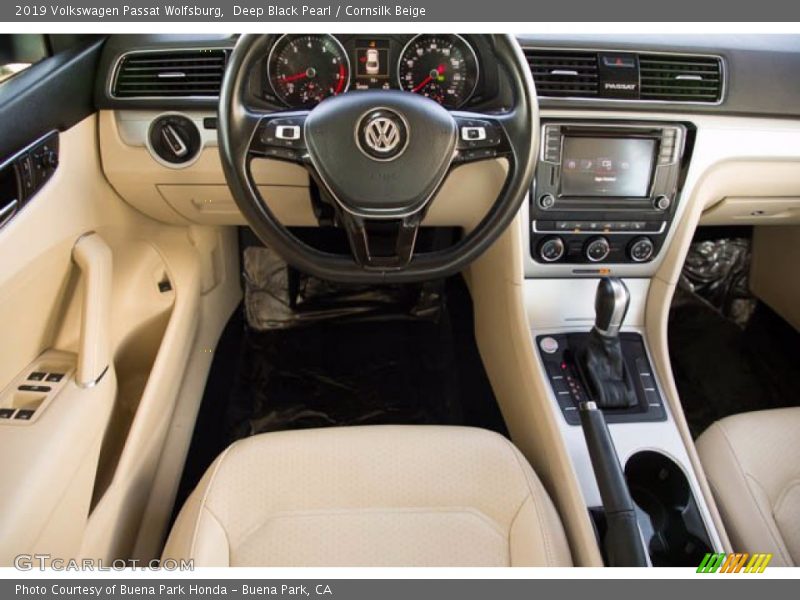 Deep Black Pearl / Cornsilk Beige 2019 Volkswagen Passat Wolfsburg