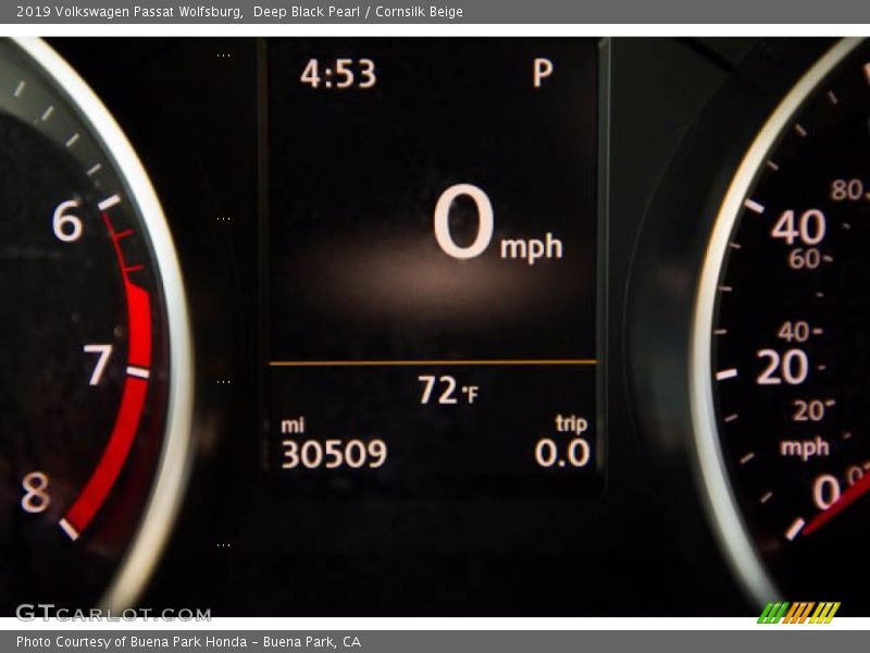 Deep Black Pearl / Cornsilk Beige 2019 Volkswagen Passat Wolfsburg