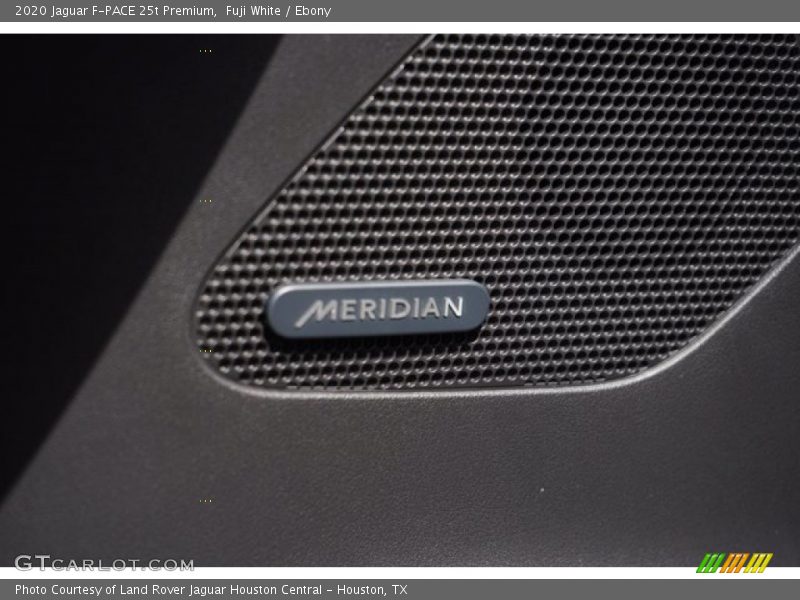 Fuji White / Ebony 2020 Jaguar F-PACE 25t Premium