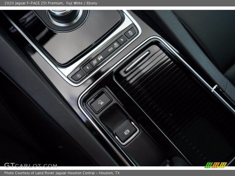 Fuji White / Ebony 2020 Jaguar F-PACE 25t Premium