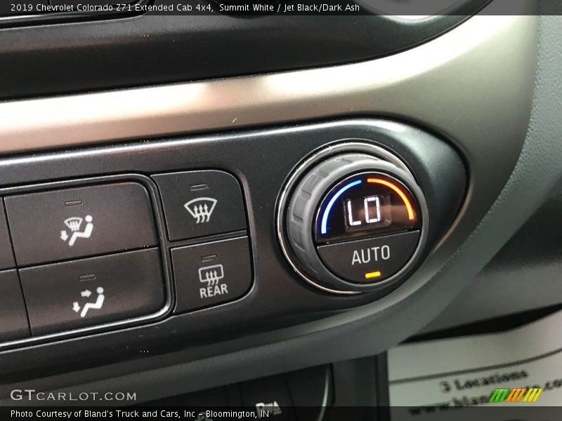 Controls of 2019 Colorado Z71 Extended Cab 4x4