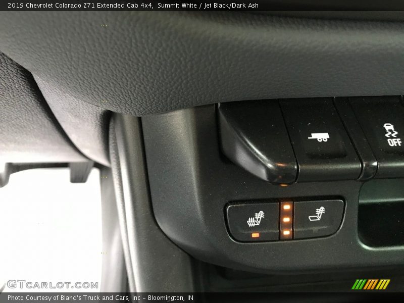Controls of 2019 Colorado Z71 Extended Cab 4x4