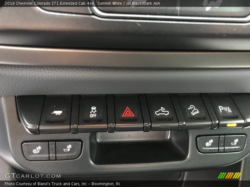 Controls of 2019 Colorado Z71 Extended Cab 4x4