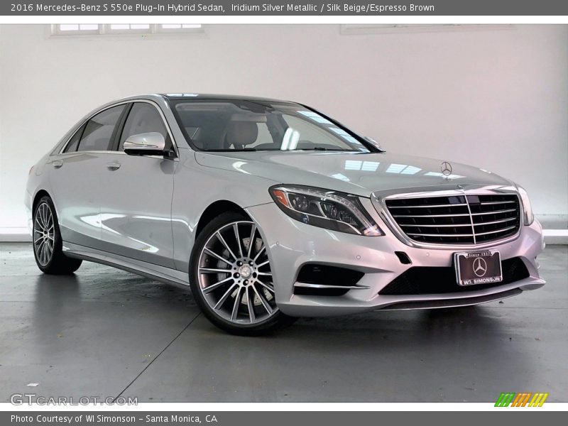 Front 3/4 View of 2016 S 550e Plug-In Hybrid Sedan