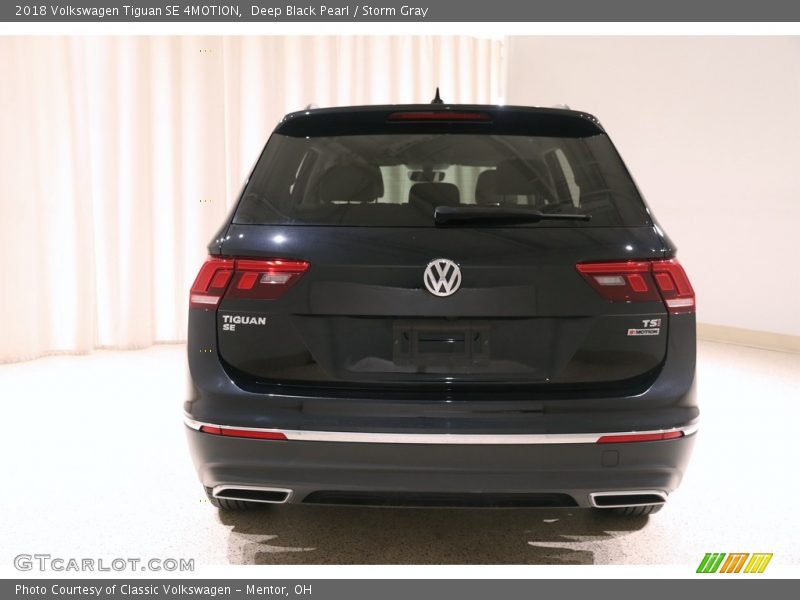 Deep Black Pearl / Storm Gray 2018 Volkswagen Tiguan SE 4MOTION