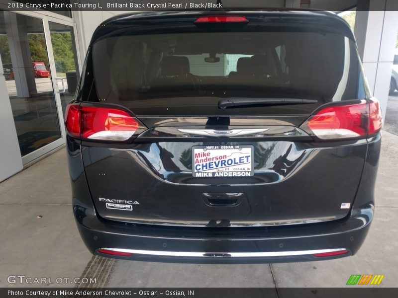 Brilliant Black Crystal Pearl / Black/Black 2019 Chrysler Pacifica Touring L