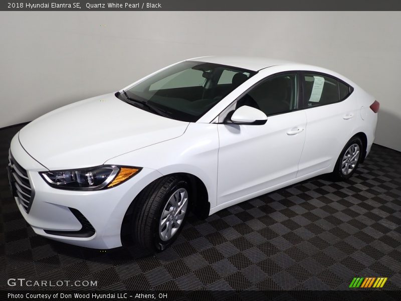 Quartz White Pearl / Black 2018 Hyundai Elantra SE